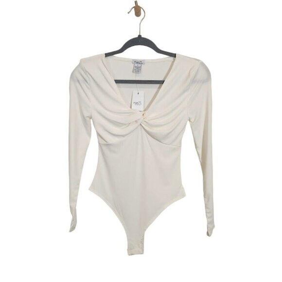 rue21 Long Sleeve‎ Twist Front Bodysuit in Ivory - Size Medium - Picture 2 of 7